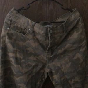 Men’s Camo Skinny Jeans